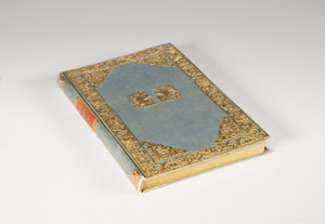 Lot 1544, Auction  107, Hellblauer Seidenband, mit Oblatengold-Ornamenten