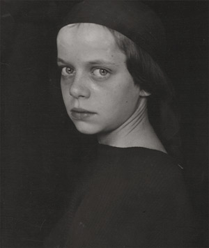 Lot 4231, Auction  110, Lendvai-Dircksen, Erna, Portrait of a young girl