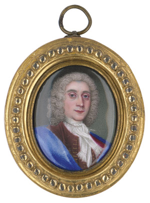 Lot 6836, Auction  110, Nordeuropäisch, um 1730/40. Herr mit weißer Perücke, rotem Rock und blauem Mantel