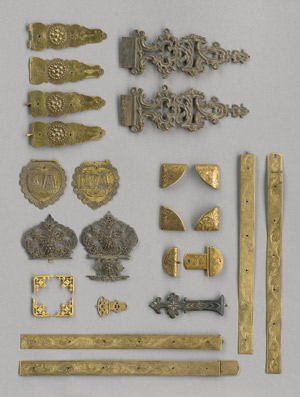 Lot 1057, Auction  111, Einbandbeschläge, Ca. 50 Metallbeschläge, teils aus Messing, teils aus vergoldetem Silberblech