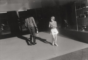 Los 4369 - Winogrand, Garry - Women are Better Than Men. Not Only Have They Survived, They Do Prevail - 0 - thumb