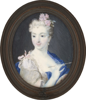 Lot 6462, Auction  113, Carriera, Rosalba - Nachfolge, Bildnis der Rosalba Carriera (1673-1757), in der rechten Hand einen Pinsel haltend, darunter eine Palette, in hellem Seidenkleid mit Schleife und blauem Umhang, Blumen im gepuderten Haar.