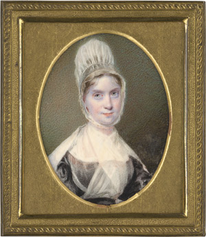 Lot 6533, Auction  113, Englisch, um 1810/1815. Bildnis einer jungen Frau mit hoher weißer Gaze-Haube, in schwarzem Kleid mit weißem Brusttuch und Umhang
