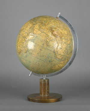 Lot 2834, Auction  117, Horn, Georg und Krause, Arthur, Globo terrestre del diametro di cent. 35. 