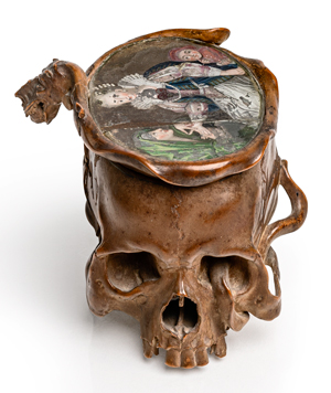 Lot 6419, Auction  117, Schweiz, um 1740. Tabatière in Form eines Totenkopfs