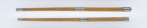 Lot 2619, Auction  118, Britische Hellholz-Takstöcke, 2 Taktstöcke mit dem Schaft aus klarlackiertem Eiben-, Eschen- oder Birkenholz 