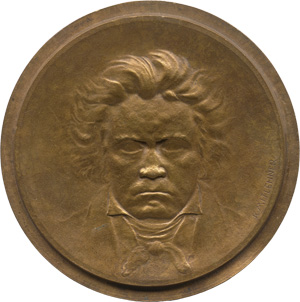 Lot 2776, Auction  118, Beethoven, Ludwig van und Mitlehner, K., Rundes Porträtmedaillon aus Bronze. Durchmesser 15 cm. Gewicht ca. 300 gr. 