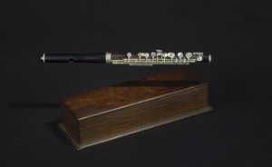 Lot 2799, Auction  118, Bürger, Julius Max, Zweiteiliges Blasinstrument aus schwarzbraunem Grenadillholz 