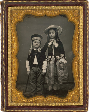 Los 4027 - Daguerreotypes - Portrait of a girl and boy in costume - 0 - thumb