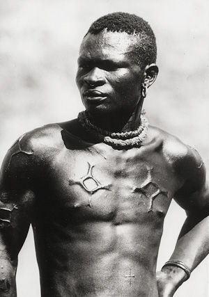 Los 4300 - Riefenstahl, Leni - African tribal men - 1 - thumb
