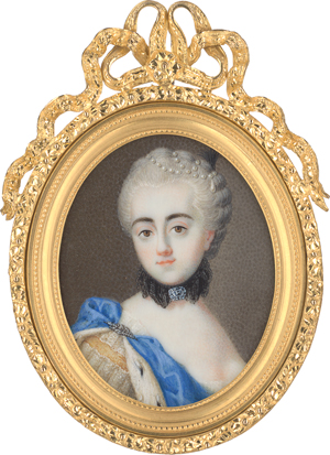 Lot 6487, Auction  118, Polnisch, um 1765/1770. Miniatur Portrait einer jungen Adeligen in hermelingefüttertem, blauem Umhang