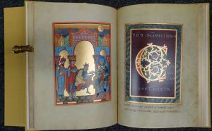 Lot 1350, Auction  119, Festtagsevangelistar mit Kanontafeln, Codex F.II.1 der Bibkioteca Civica Queriniana
