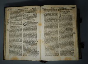 Los 1027 - Bibel, Alt und new Testament - nach dem Text in der hailigen Kirchen gebraucht, durch Doctor Johann Ecken - 17 - thumb