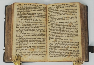 Lot 1211, Auction  120, Wohleingerichtetes wendisches Gesangbuch, Cottbus 1786
