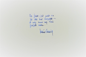 Los 2635 - Schmidt, Helmut - Eigenh. Albumblatt in blauer Tinte m. U. 1 S. Fol. O. D. (um 1987). - 5 - thumb