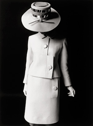 Lot 4177, Auction  120, Gundlach, F.C., Kostüm aus weissen Wollcrepe von Lanvin, Paris
