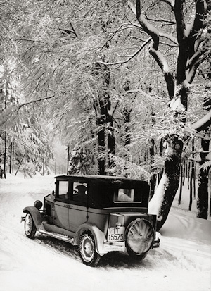 Lot 4343, Auction  120, Wolff, Dr. Paul, Car in snow