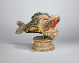 Lot 2630, Auction  121, Barocker Delphin, Farbige Holzfischskulptur auf Sockel
