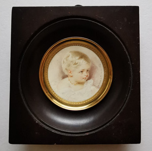 Los 6570 - Thoma, Bertha Maria Theresia - Miniatur Portrait eines blonden Kindes mit Halskette, nach Kriehuber - 1 - thumb