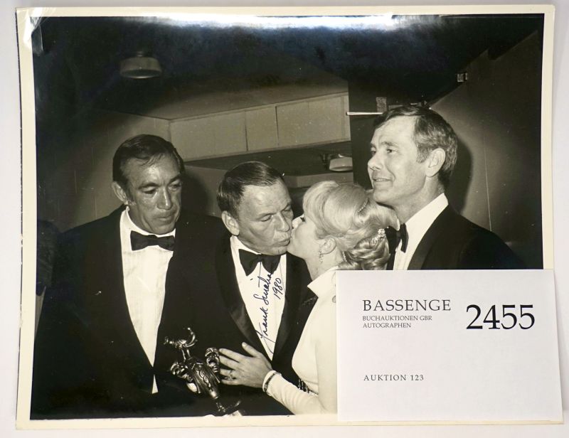 Lot 2455, Auction  123, Sinatra, Frank, Signiertes Foto 1980