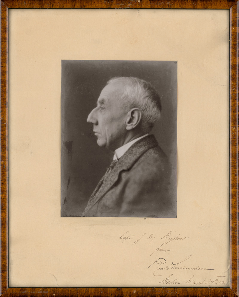 Lot 2534, Auction  124, Amundsen, Roald, Porträtfoto mit Widmung