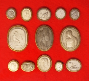 Los 864 - Daktyliothek - Sammlung von 103 Gipsabdrucken von geschnittenen Kameen. Um 1860 - 10 - thumb