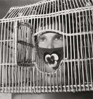 Los 4093 - Bellon, Denise - Selected images: "Les plus belles rue de Paris", International Surrealist Exhibition, Paris - 1 - thumb