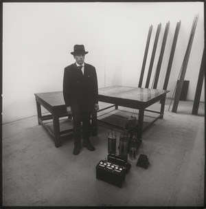 Los 4259 - Skrein, Christian - Joseph Beuys with his installation "Raumplastik 10 x 12 m", Galerie St. Stephan, Grünangergasse, Vienna - 0 - thumb