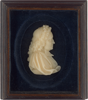 Lot 6308, Auction  125, Britisch, 18. Jh. Miniatur Wachs Portrait eines Mannes mit Perücke im Profil nach rechts