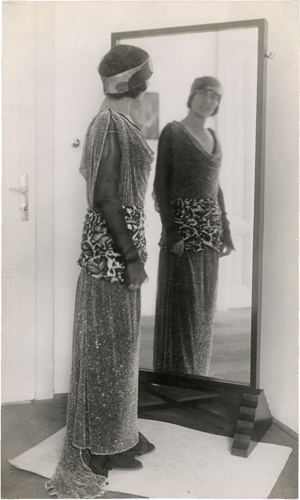 Los 6571 - Wiener Werkstätte - Acht Modefotographien  - 1 - thumb