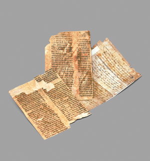 Lot 1003, Auction  126, Magdeburger Stadtrecht, 2 Fragmente. Gotische Textura in Braunschwarz und Rot. Spiegelabklatsch