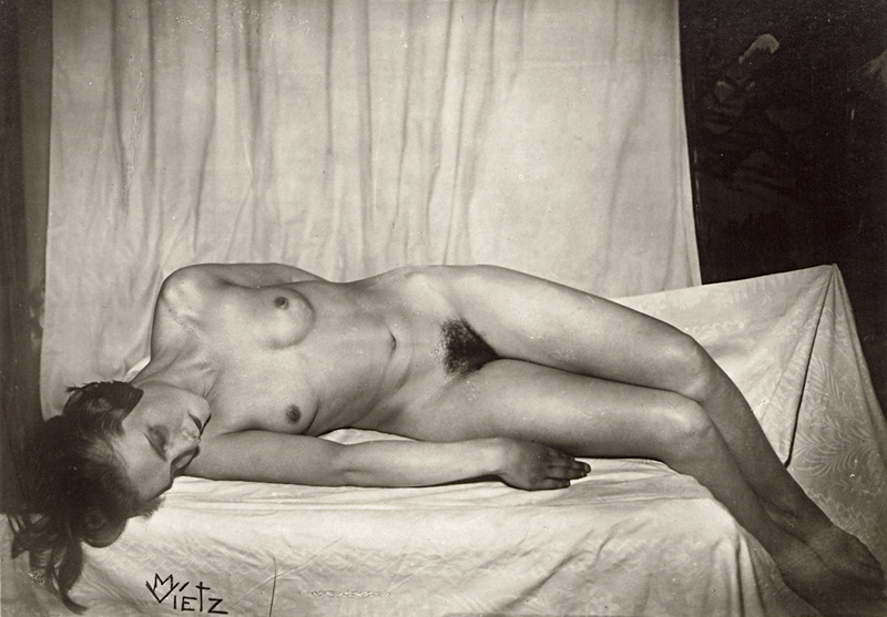 Lot 4108, Auction  126, Astfalck-Vietz, Martha, Nude self-portraits