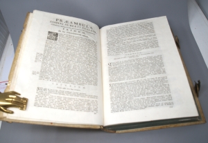 Los 1225 - Hugo von Saint-Cher und Lucas, Franciscus - Sacrorum Bibliorum. Venedig, Nicolas Pezzana, 1754. - Dreispaltig gedruckte Konkordanz, die auf Hugo de Sancto Caro zurückgeht - 4 - thumb