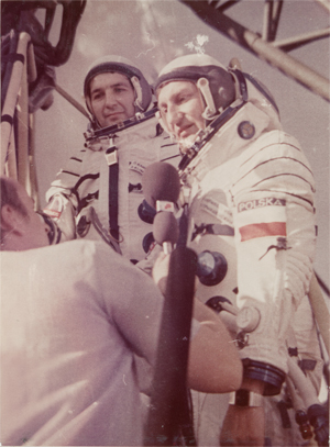 Los 6475 - Sowjetunion - 1983. Fotoalbum Kosmodrom Baikonur - 1 - thumb