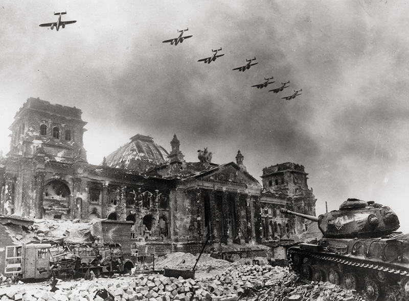 Lot 4152, Auction  127, Chaldej, Jewgeni, Planes over the Reichstag