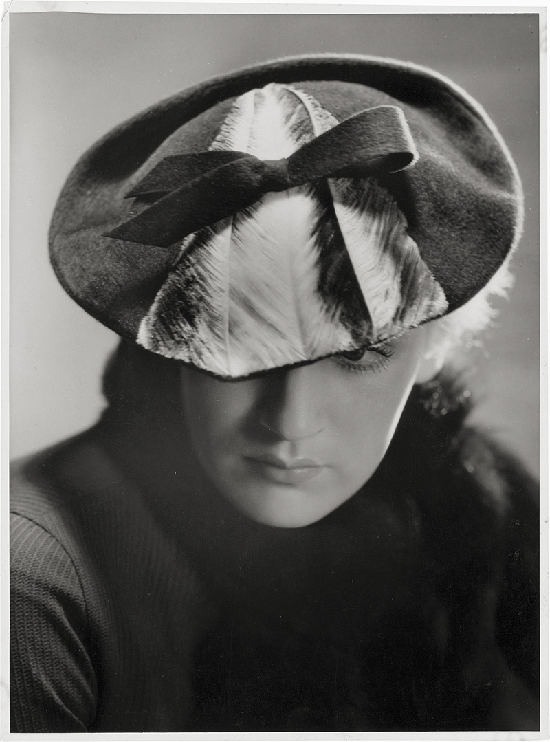 Lot 4319, Auction  127, Yva, Hat fashion (Herpich)