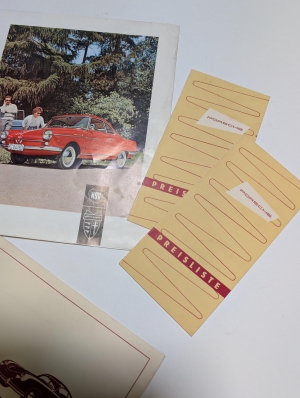 Los 386 - Sammlung von ca. 60 farbigen Broschuren zu Automobiltypen - der 50er und wohl frühen 60er Jahre - 9 - thumb