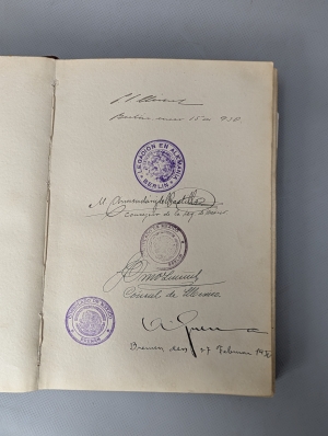 Los 474 - Konsularstempel-Album - Album mit ca. 160 Stempeln von internationalen Konsulaten und konsularischen Vertretungen - 10 - thumb