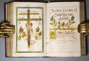 Los 1024 - Geistliches Gebeth Buch - Deutsche Handschrift auf Papier. Mit 12 ganzseitigen Miniaturen.  - 9 - thumb